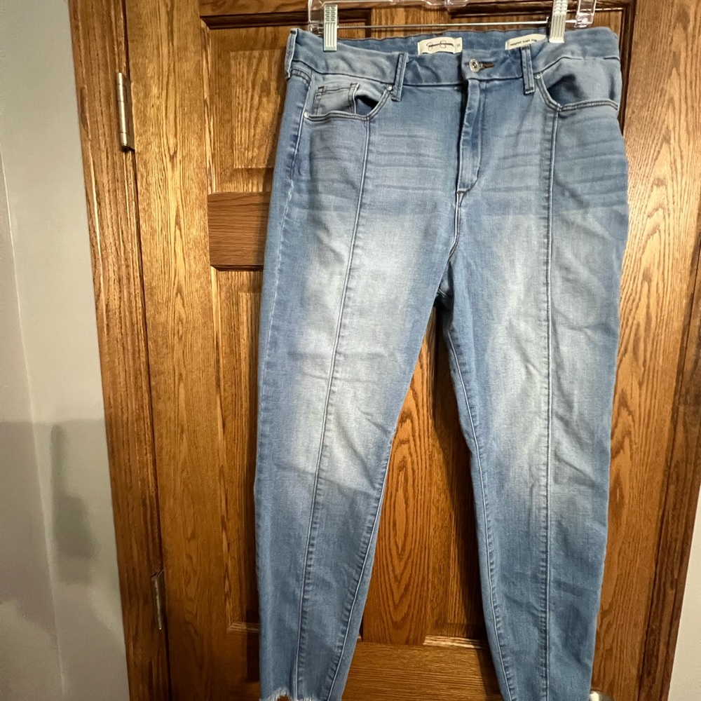Size 31 Jessica Simpson ankle jeans